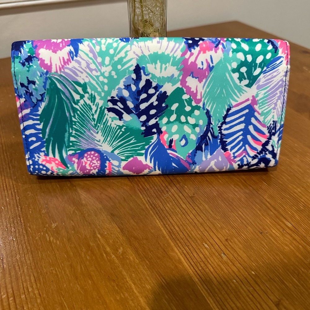 Lilly Pulitzer Colorful Patterned Travel Wallet - Picture 3 of 7